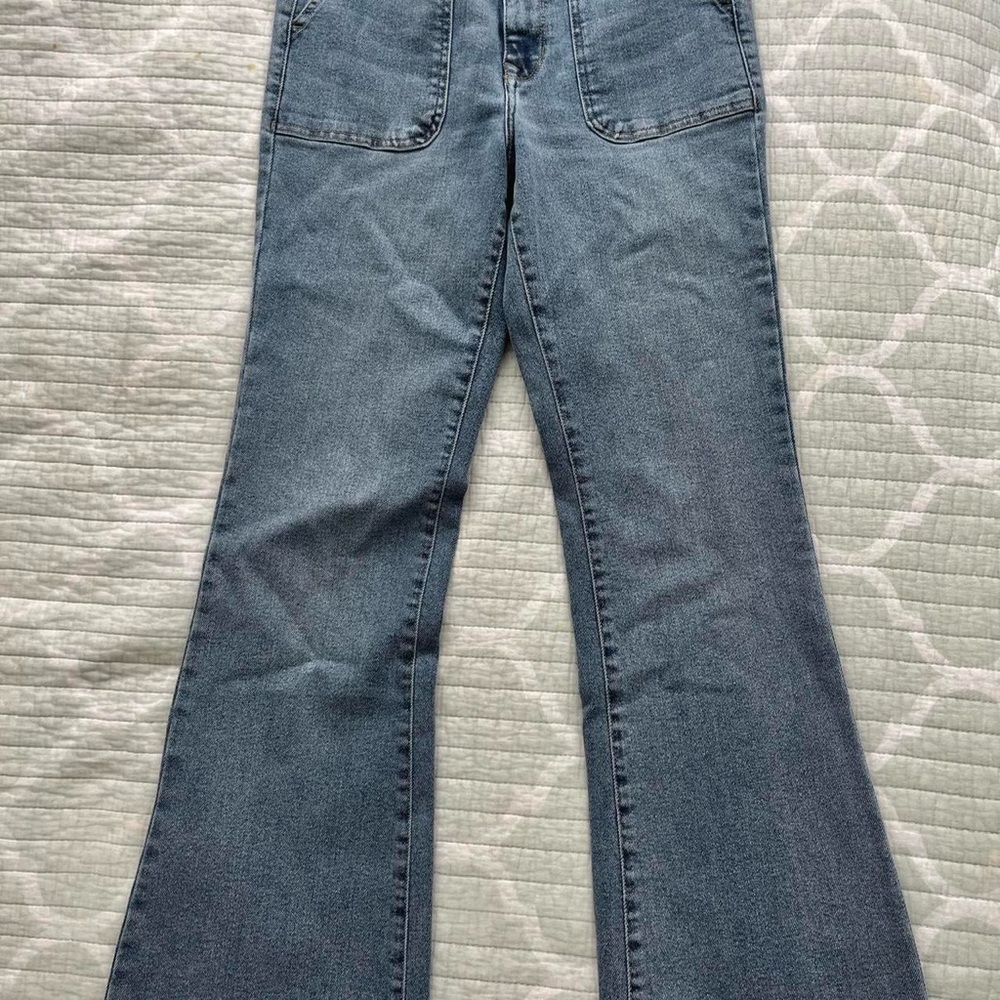 70s inspired vintage flared jeans